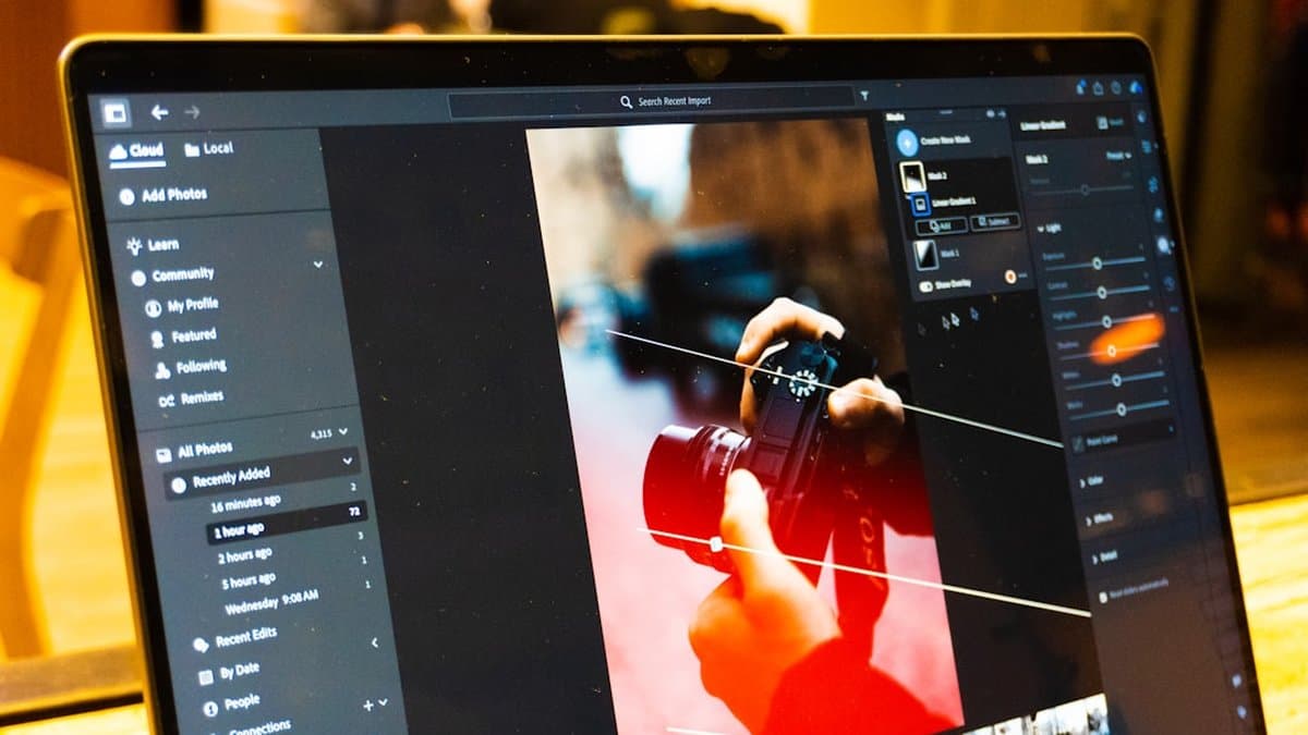 Open-source publikclip desktop application showing active speaker tracking with laughter detection and vocal energy analysis — Photo by Zulfugar Karimov on Unsplash