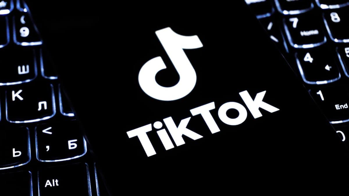 Creator using TikTok search functionality to research trending keywords and user search queries for content planning — Photo by Zulfugar Karimov on Unsplash