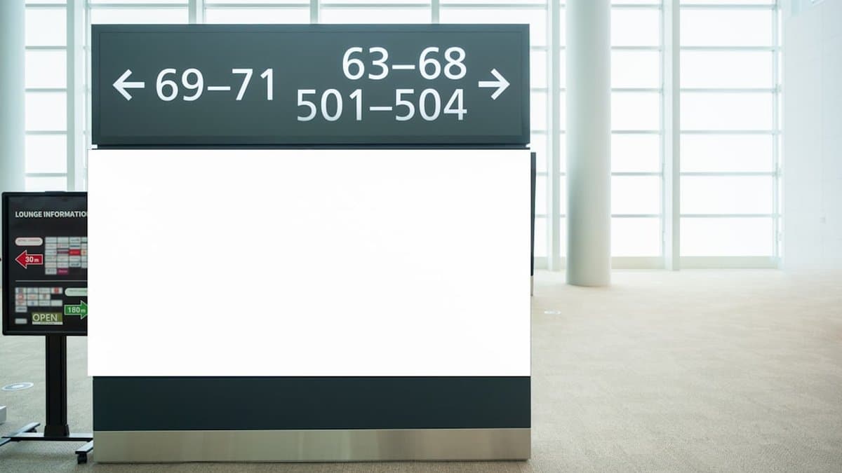 비디오 메타데이터를 최적화하고 AI 발견성과 인용 가능성을 높이기 위해 구조화된 데이터를 추가하는 콘텐츠 크리에이터. — Thanongsak kongtong의 Unsplash 사진