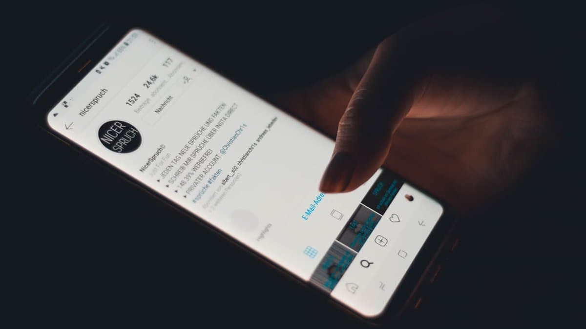 Content creator analyzing viral YouTube Shorts psychology with psychological trigger framework and engagement metrics on display — Photo by Christian Wiediger on Unsplash