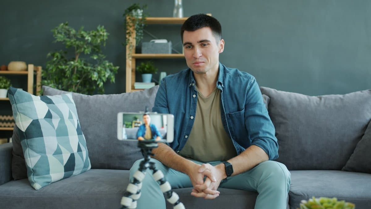 Customer testimonial displayed as an engaging TikTok video with dynamic text and product visuals, demonstrating social proof in motion — Photo by Vitaly Gariev on Unsplash