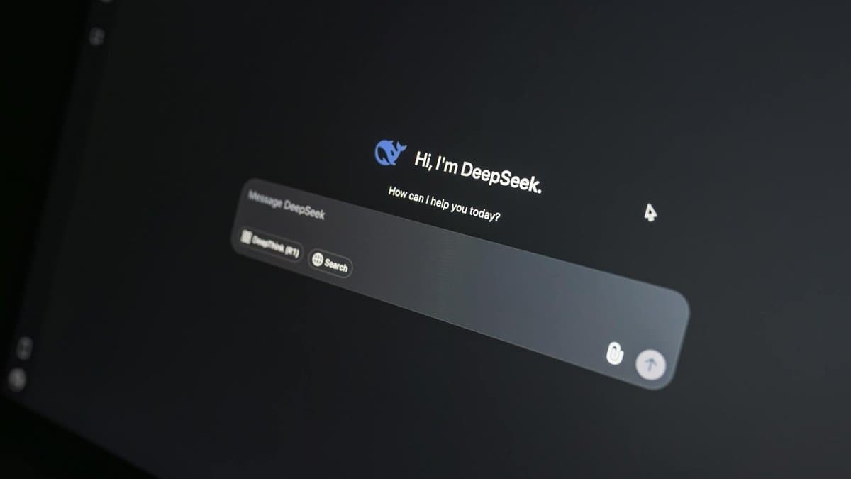 FalcoCut revolutionizes editing through natural text instructions, enabling background swaps and professional styling effortlessly. — Photo by Matheus Bertelli on Pexels
