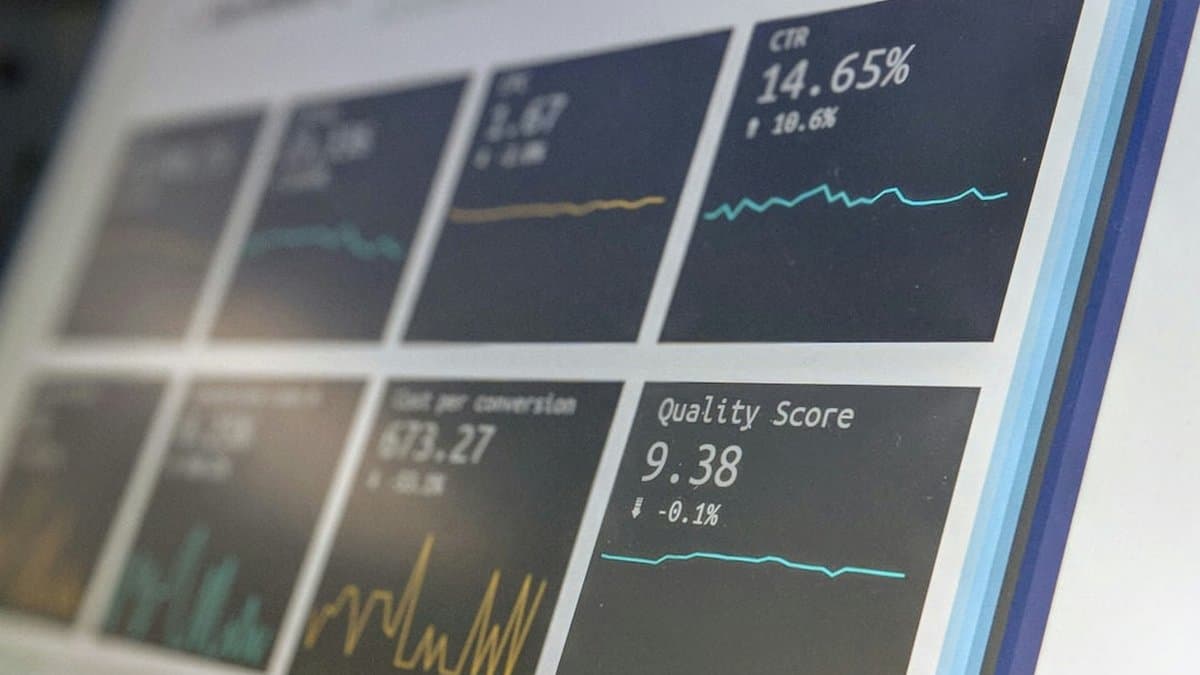 Video performance analytics dashboard displaying hook rate metrics and viewer retention curves for first three seconds. — Photo by Kashifa Sharif on Unsplash